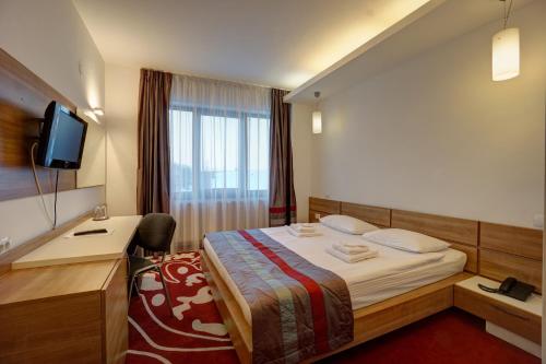 Hotel Ave Lux - image 11