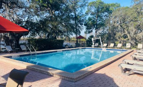 Úszómedence, Lifetime of Vacations in Disney - Nyugati Főkapu