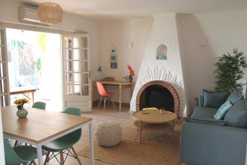 Karibu House is cozy and quiet