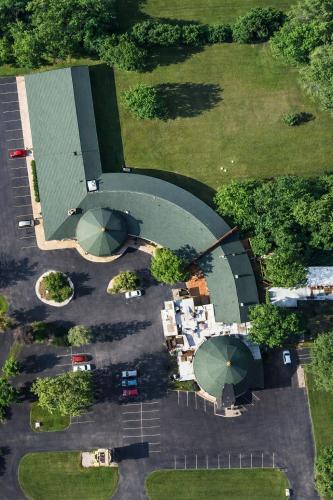 Round Barn Lodge - image 14