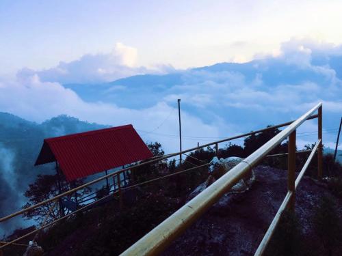Rock garden resort shree antu ilam nepal in メチ
