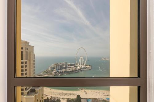 Amazing 2 Bedroom in Dubai - image 8