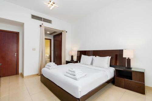Amazing 2 Bedroom in Dubai - image 9