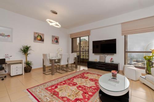 Amazing 2 Bedroom in Dubai - image 6
