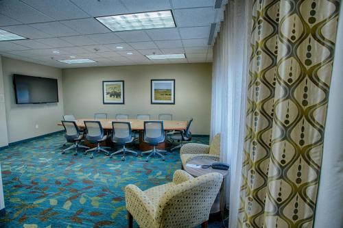 Candlewood Suites Fargo-North Dakota State University an IHG Hotel - image 2