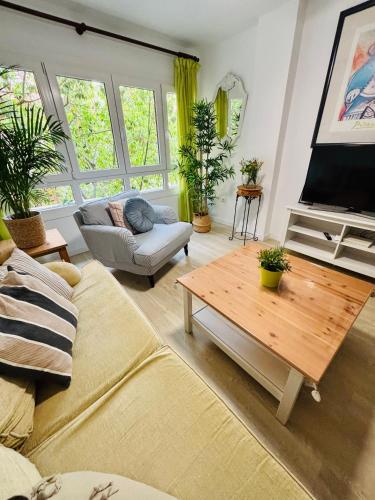 Céntrica vivienda con dos camas de matrimonio y free parking