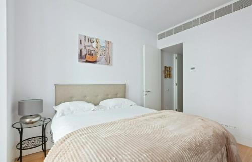 Spacious 1 Bedroom Apartment near Baixa - image 4