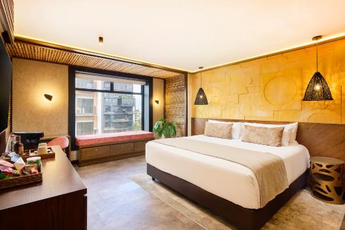 Golden Valley Hotel