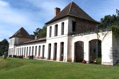 Château Neuf Le Désert - Location saisonnière - Le Pizou