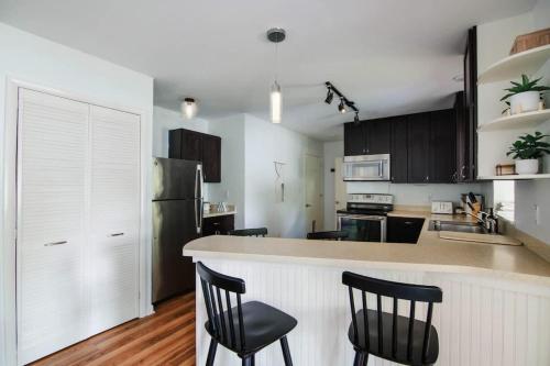 Lakefront Luxe Hideaway with Hot tub in Hayes Township