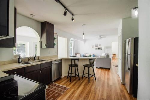 Lakefront Luxe Hideaway with Hot tub in Hayes Township