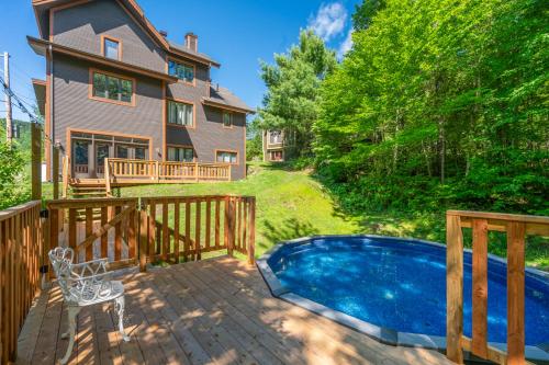 Chalets Alpins -13 Chemin des Skieurs in Stoneham (QC)