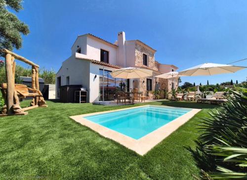 Villa Noosa, plein sud, familiale avec sa piscine privé