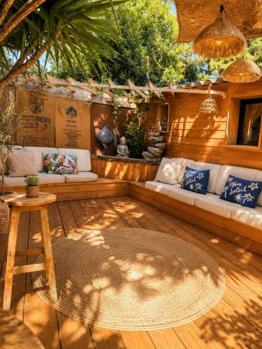 Le Tiki Lodge