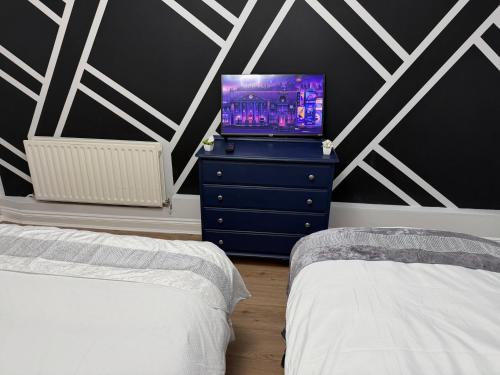 Apartment Sleeps 2 with WiFi - image 3