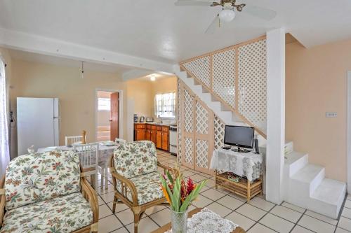 Breezy Charlestown Home, 2 Mi from Nevis Beaches in ชาร์ลสทาวน์