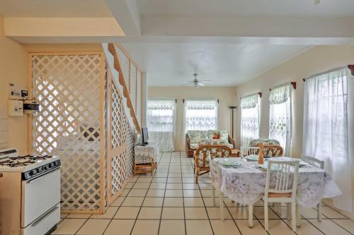 Breezy Charlestown Home, 2 Mi from Nevis Beaches in ชาร์ลสทาวน์