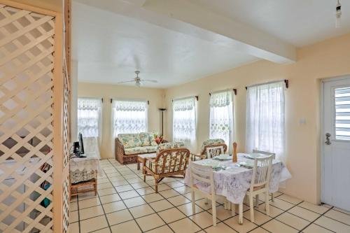 Breezy Charlestown Home, 2 Mi from Nevis Beaches in ชาร์ลสทาวน์