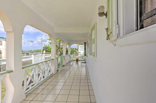 Breezy Charlestown Home, 2 Mi from Nevis Beaches in ชาร์ลสทาวน์