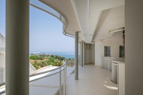 Einrichtungen, Peninsula Sunset Retreat ~ Moderne ~ Romslig ~ BBQ in Torremuelle
