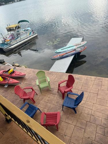 Rise And Shine Island Lake Cabin three full baths, and three bedrooms in Brighton