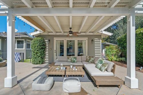 Tarzana ADU with Pool and Hot Tub by Colby and Conrad in Tarzana