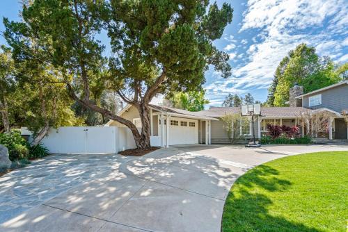 Tarzana ADU with Pool and Hot Tub by Colby and Conrad in Tarzana
