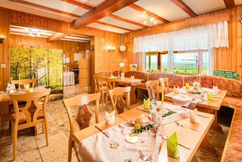Restoran, Waldgasthof Hainich Haus in Kammerforst