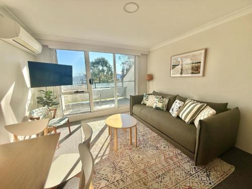 Horizons 216 - Deluxe Lake Front Studio l Pool l Tennis l Air-Con, Jindabyne (foto 6)