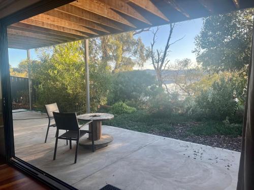 Your SHACK by the water in Midway Point