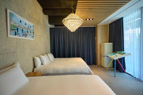 2 bedrooms, 5 beds