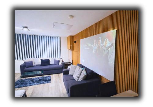 Radio City Apartments City Centre sleeps 4, Liverpool (photo 3)