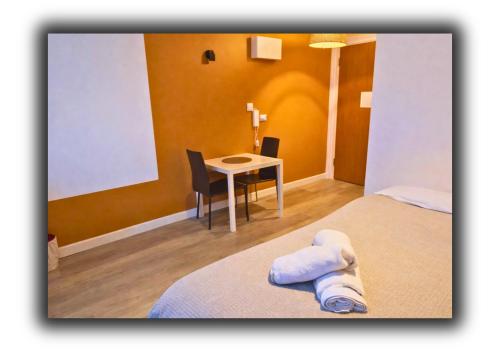 Radio City Apartments City Centre sleeps 4, Liverpool (photo 7)