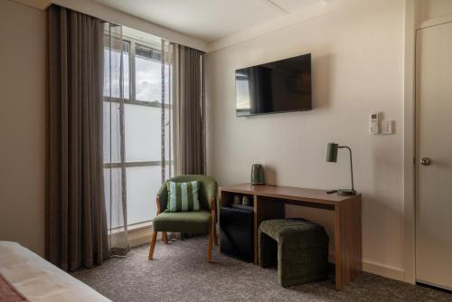 Doonside Hotel - image 2