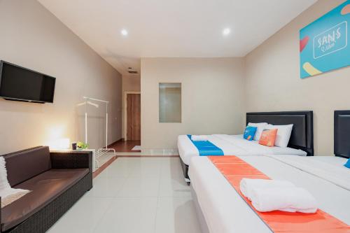 RedDoorz @ Malabar Street Room Type - Family Room