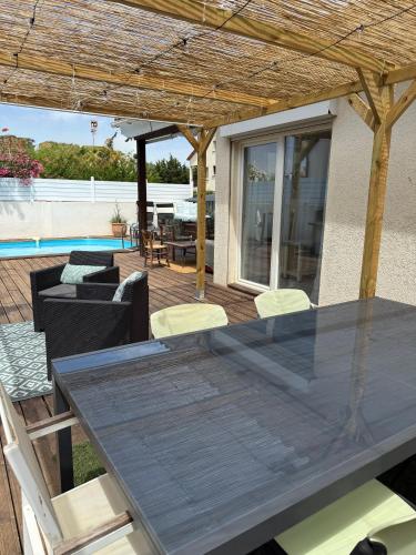 Villa entière piscine proche Montpellier et plages (Villa entiere piscine proche Montpellier et plages) in Cournonterral