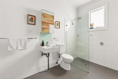 The Sage - Cosy Escape in a Timeless Victorian Manor - image 2