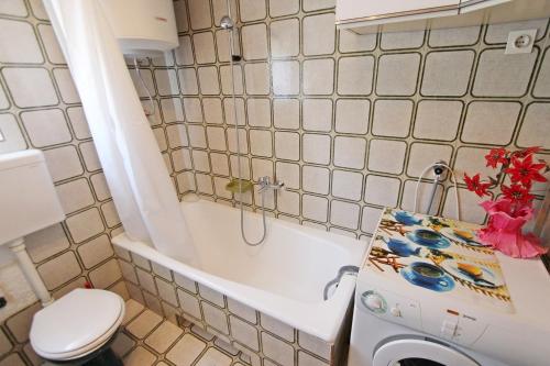  Apartment Laura in 22240 Tisno
