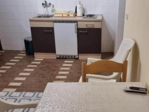 Apartments Zeljka - Studio Apartment with Terrace 7