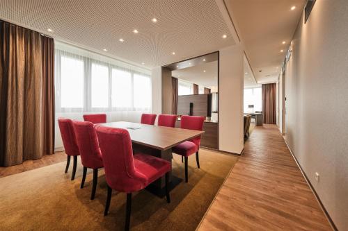 2 bedrooms, 3 beds