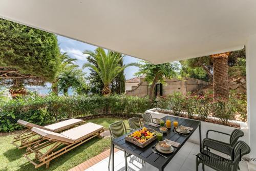 La Cala Sea & Mountain Retreat