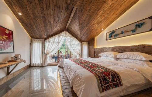 Inshan Mountain Boutique Lodge Near Zhangjiajie National Forest Park South Gate With Garden Mountain Views Traditional Chinese Residence Style Quiet Retreats For Travelers Seeking Nature And Seclusion - image 5