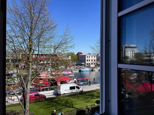 Ferienappartement Dicht Dran, direkt am Alten Strom in Warnemünde, Deutschland