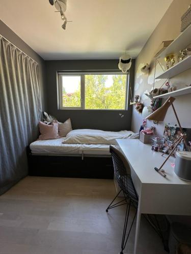 Moderne enebolig, sentralt in Ullern
