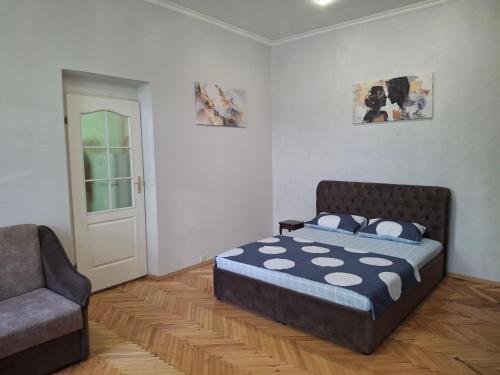Двохкімнатні апартаменти в центрі міста, Czerniowce (zdjęcie 2)