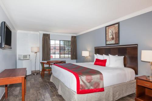 Ramada by Wyndham Poway - image 10