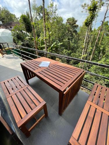 Birds Eye Estate- Mirror House in Mallandur