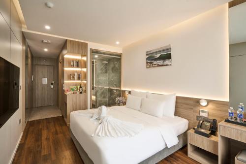 Deluxe Double City View - Anstay Marina Hotel in Hạ Long