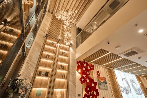 Exterior view, Deluxe Double City View - Anstay Marina Hotel in Hạ Long