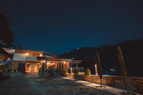 Viesnīcas āriene, OVER THE WORLD  in Ramgarh